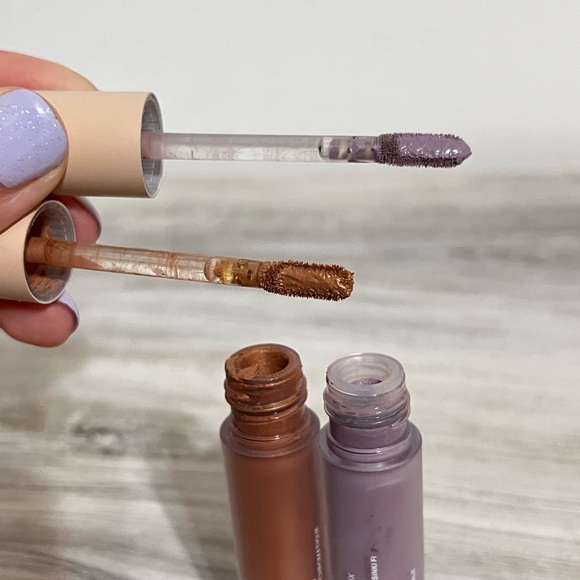 Ilia Liquid Powder Eye Tint - Set of 2 burnt and aster - Picture 8 of 12